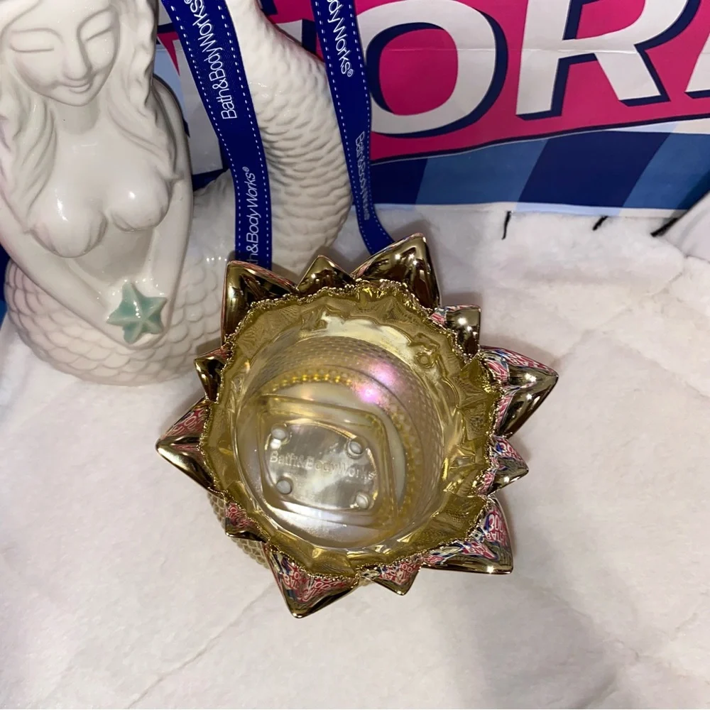 BATH AND BODY WORKS GOLD TEXTURED PINEAPPLE FOAMING HAND SOAP HOLDER